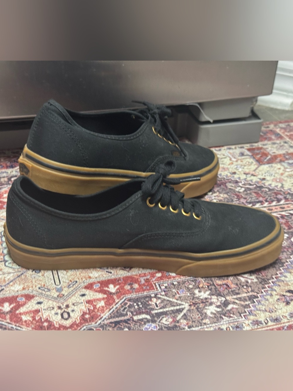 Vans Authentic Skate Shoes Black/Gum Men’s Size 10- Streetwear Y2K Unisex comfy